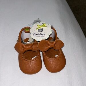 Infant baby shoes 👞